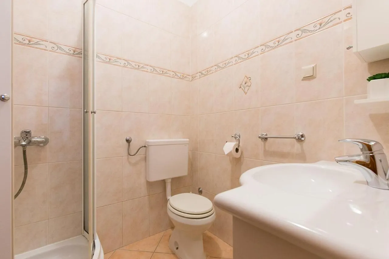 Apartmani Manzoni Punat 0*,  Kroatien